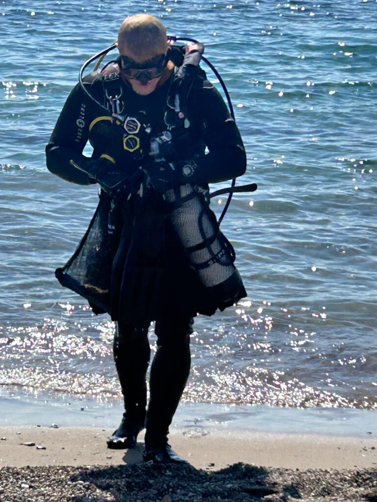 Ryland Cairns - Dive Against Debris - Solo Dive